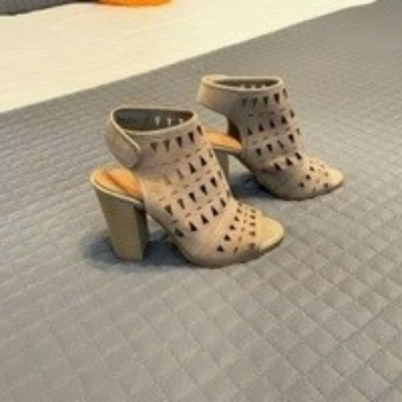 14th & Union Wedge Sandals/open-toed Booties ($25 or 2/$30!) - Picture 1 of 8